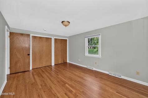 1042 Manas Drive Schenectady NY 12303