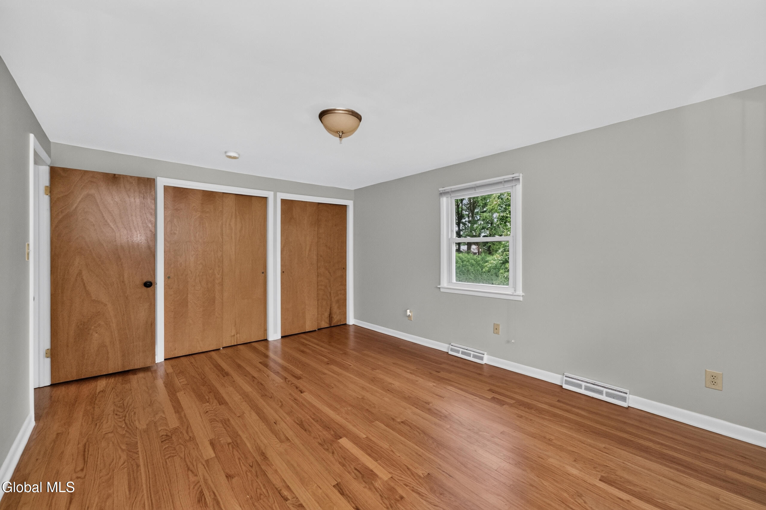 1042 Manas Drive Schenectady NY 12303