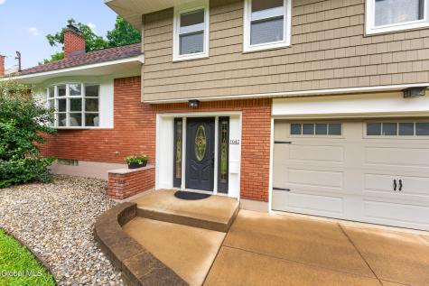 1042 Manas Drive Schenectady NY 12303