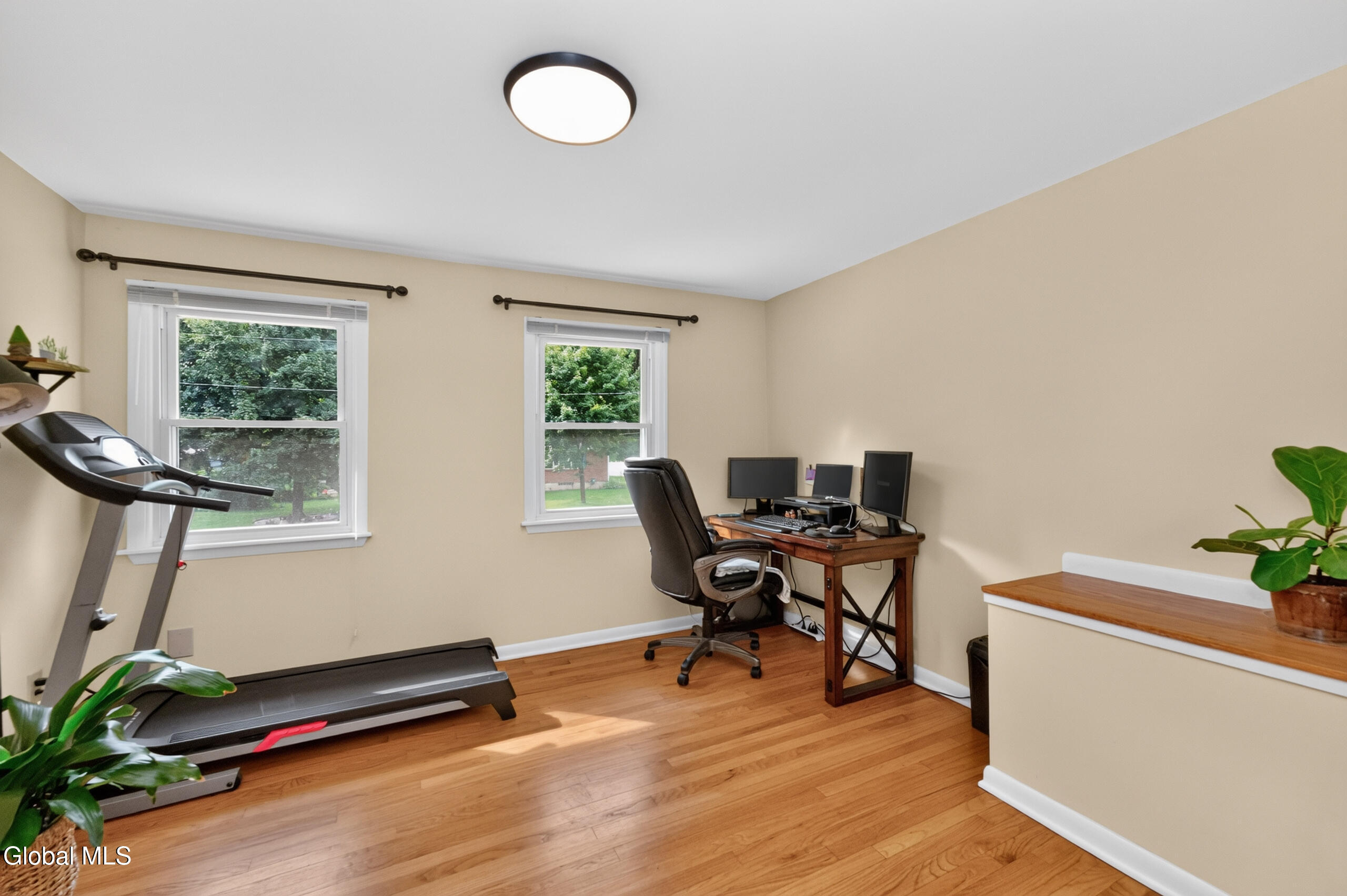 1042 Manas Drive Schenectady NY 12303