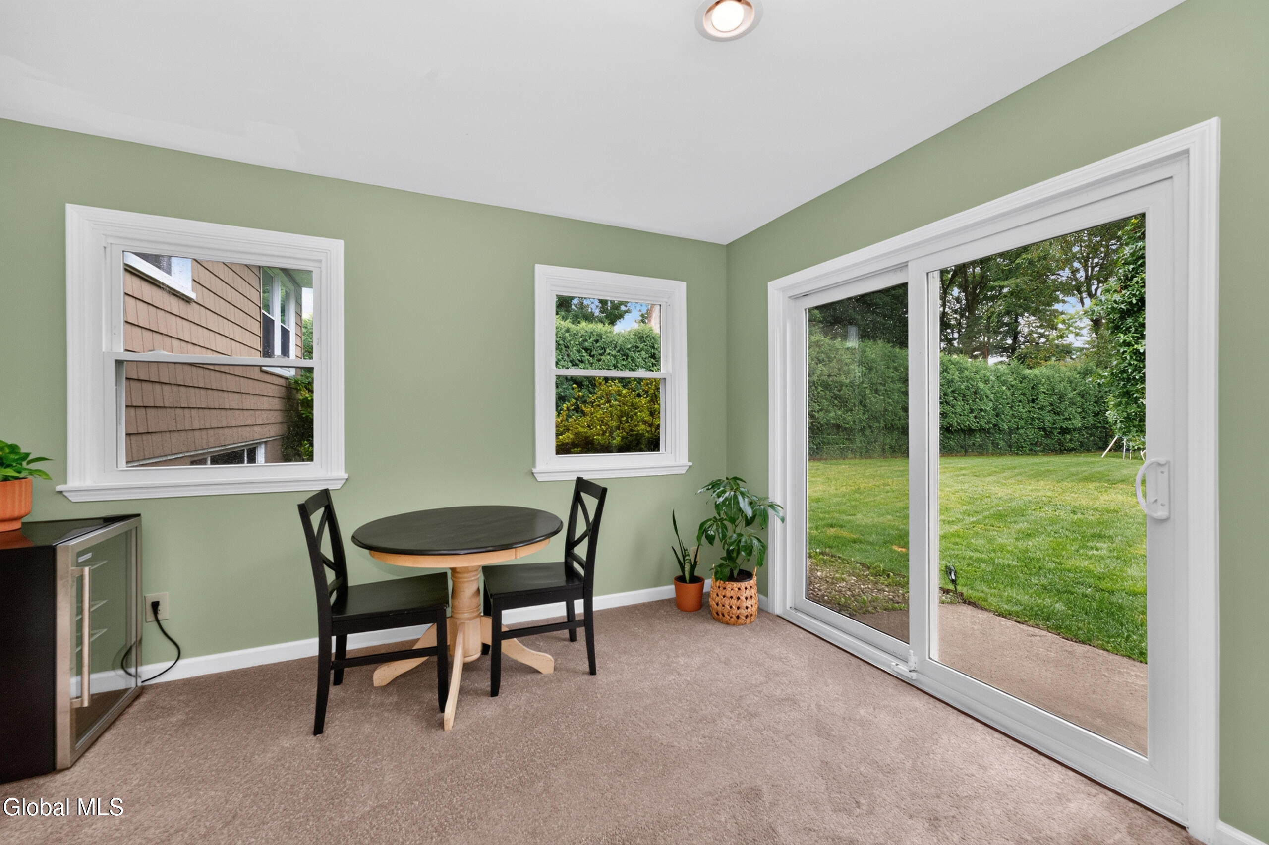 1042 Manas Drive Schenectady NY 12303
