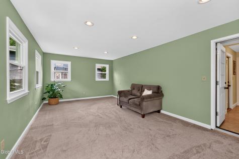 1042 Manas Drive Schenectady NY 12303