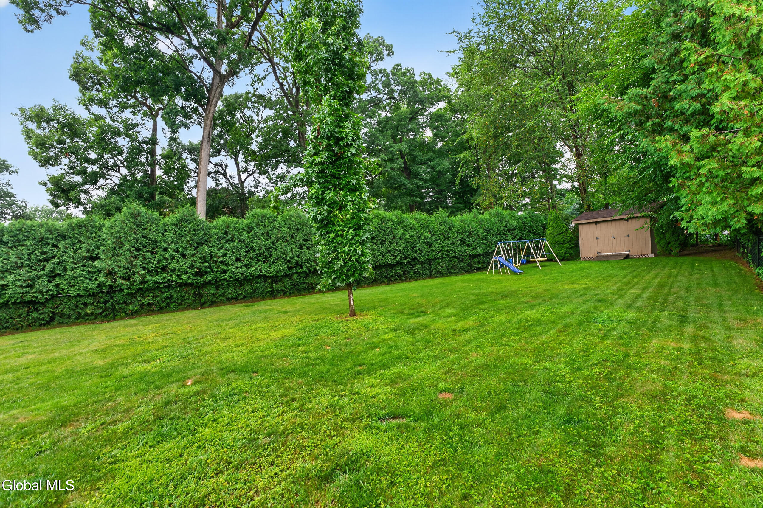1042 Manas Drive Schenectady NY 12303