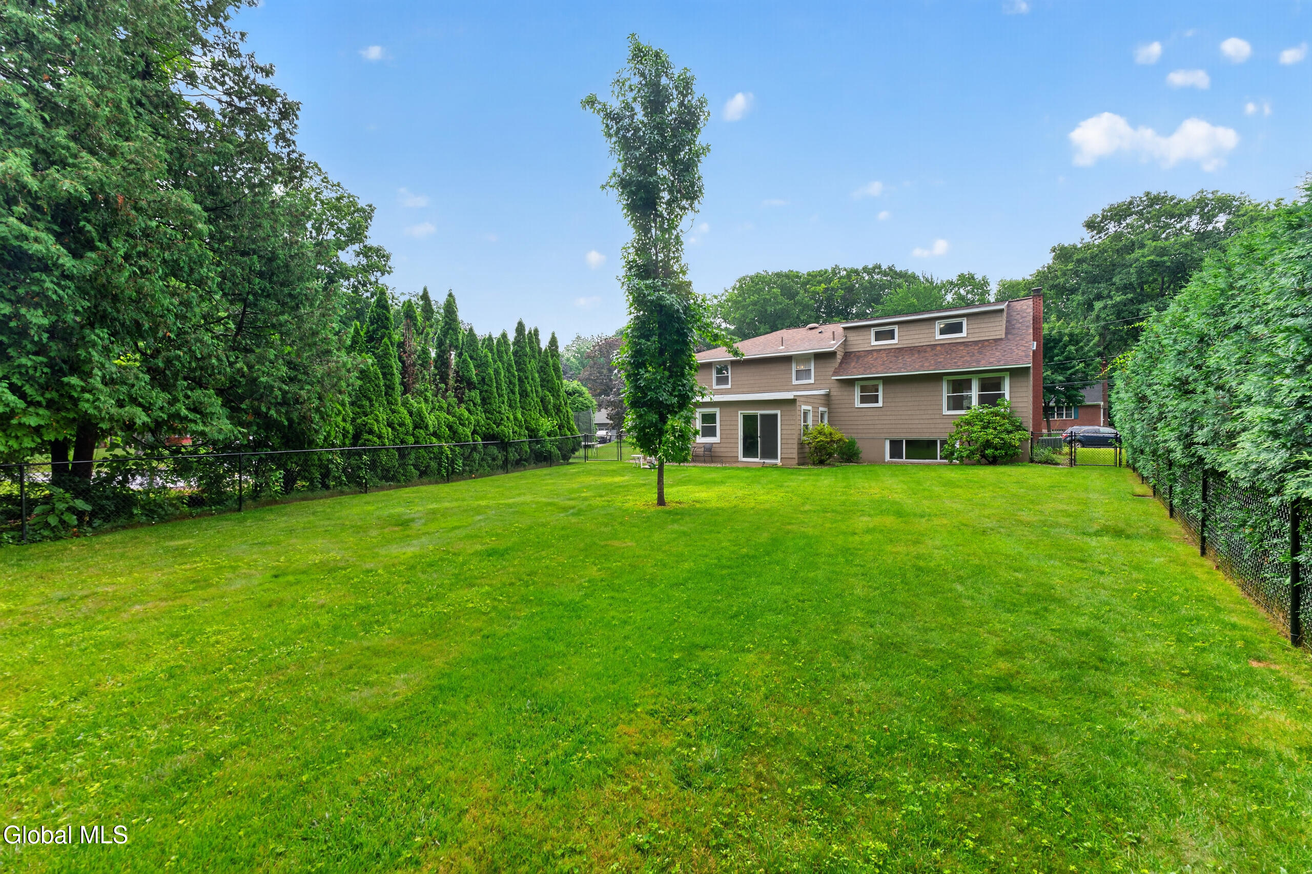 1042 Manas Drive Schenectady NY 12303
