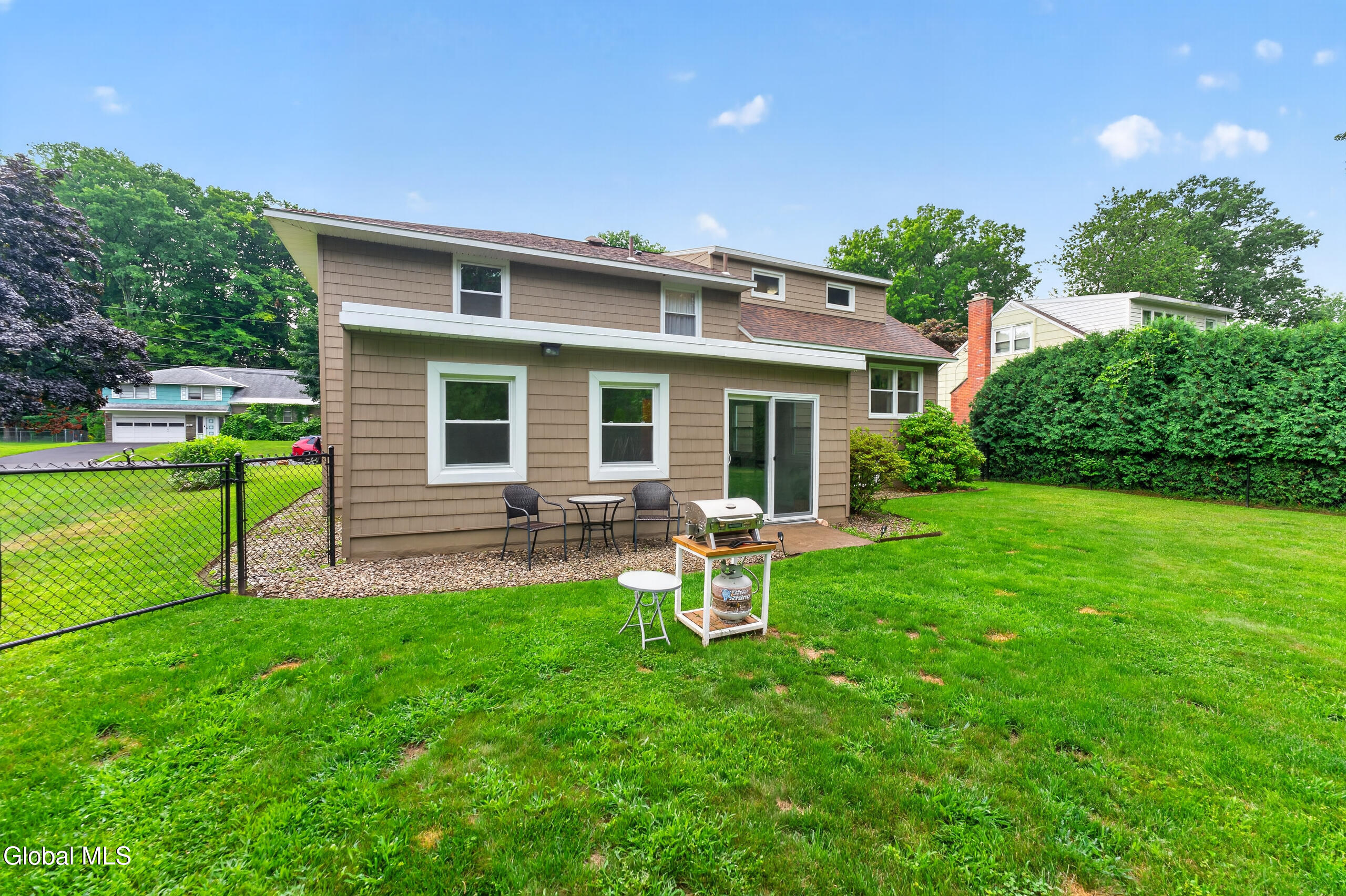 1042 Manas Drive Schenectady NY 12303