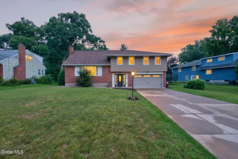 1042 Manas Drive Schenectady NY 12303