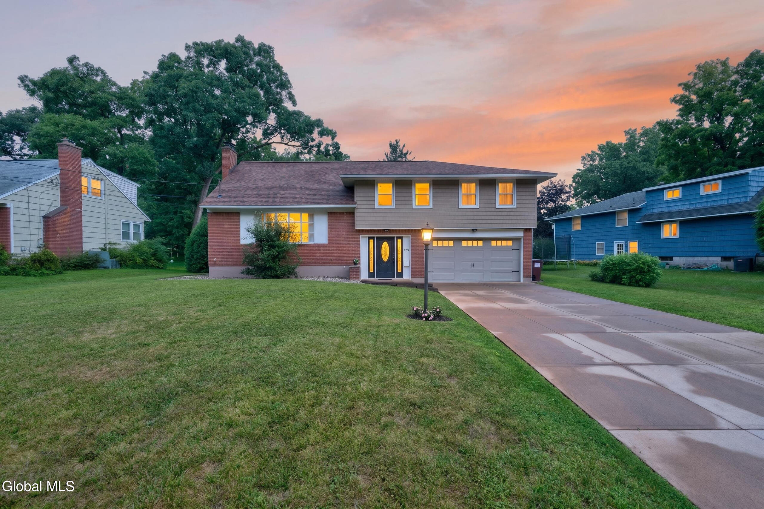 1042 Manas Drive Schenectady NY 12303