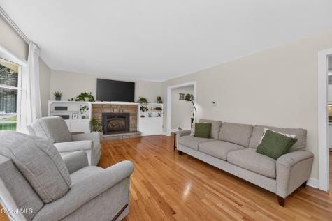 1042 Manas Drive Schenectady NY 12303