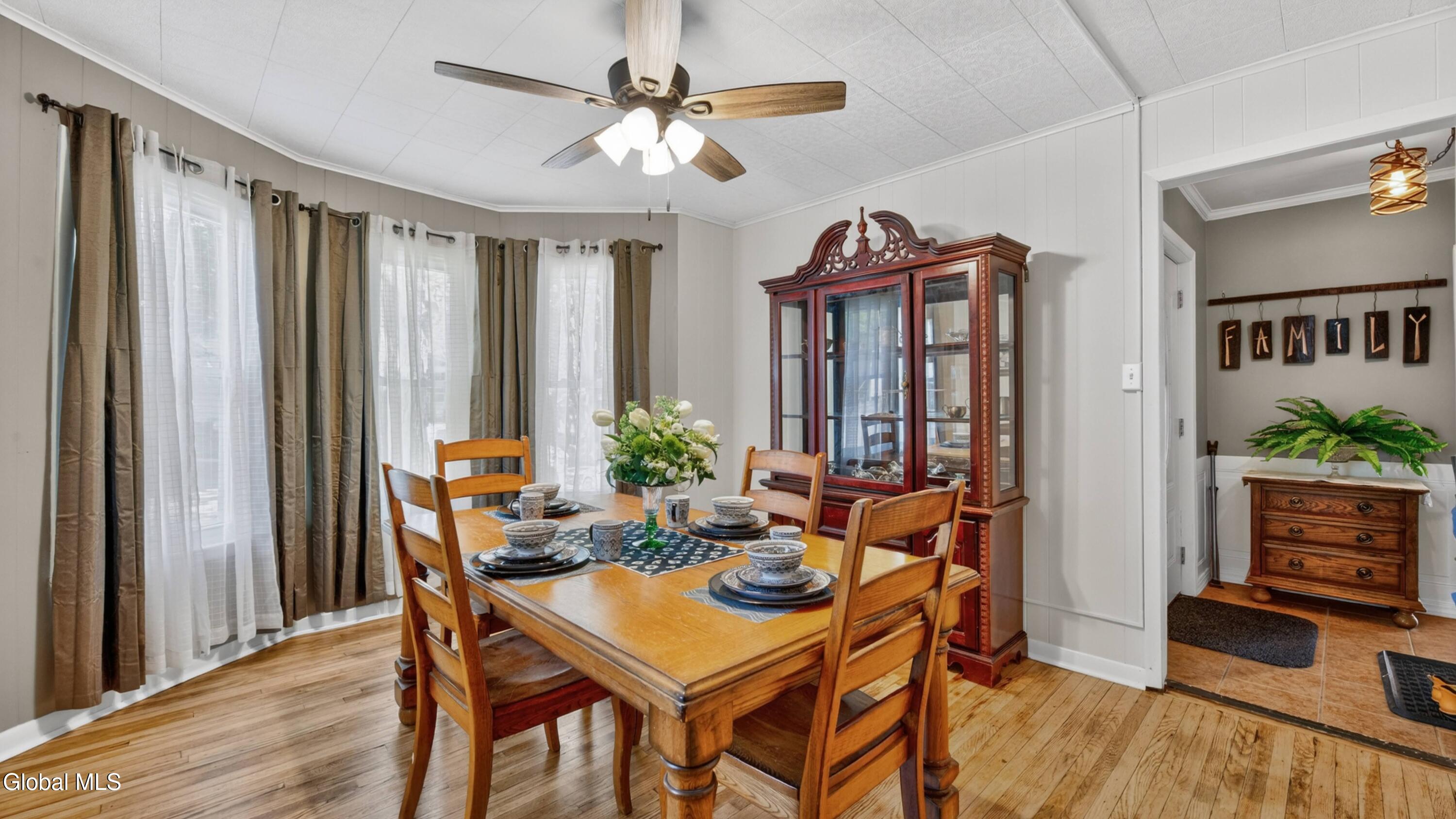 33 Clyde Street Gloversville NY 12078