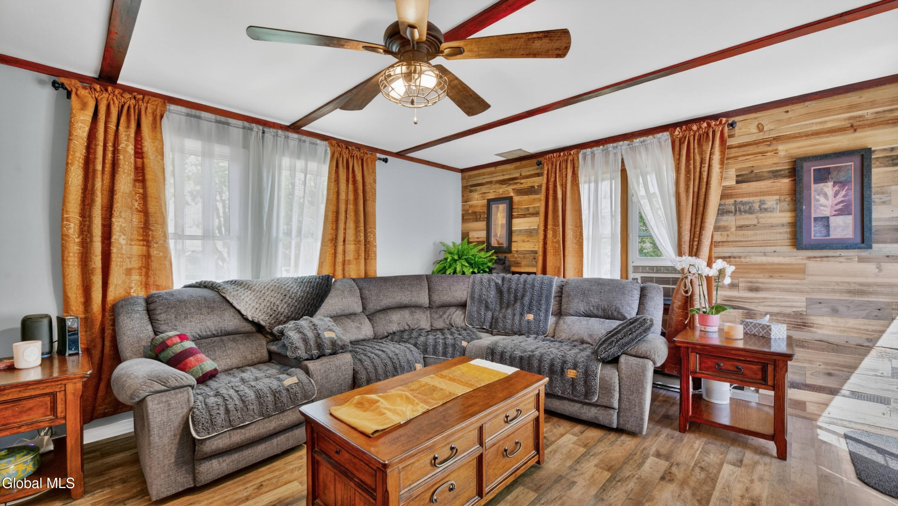 33 Clyde Street Gloversville NY 12078