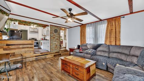 33 Clyde Street Gloversville NY 12078