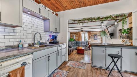 33 Clyde Street Gloversville NY 12078