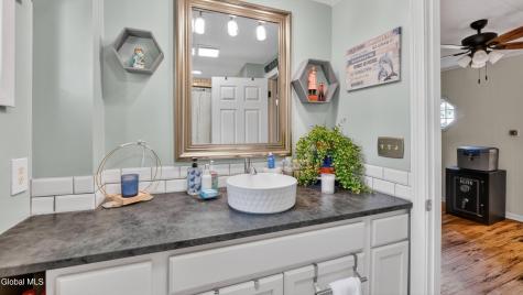 33 Clyde Street Gloversville NY 12078