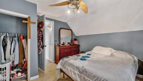 33 Clyde Street Gloversville NY 12078