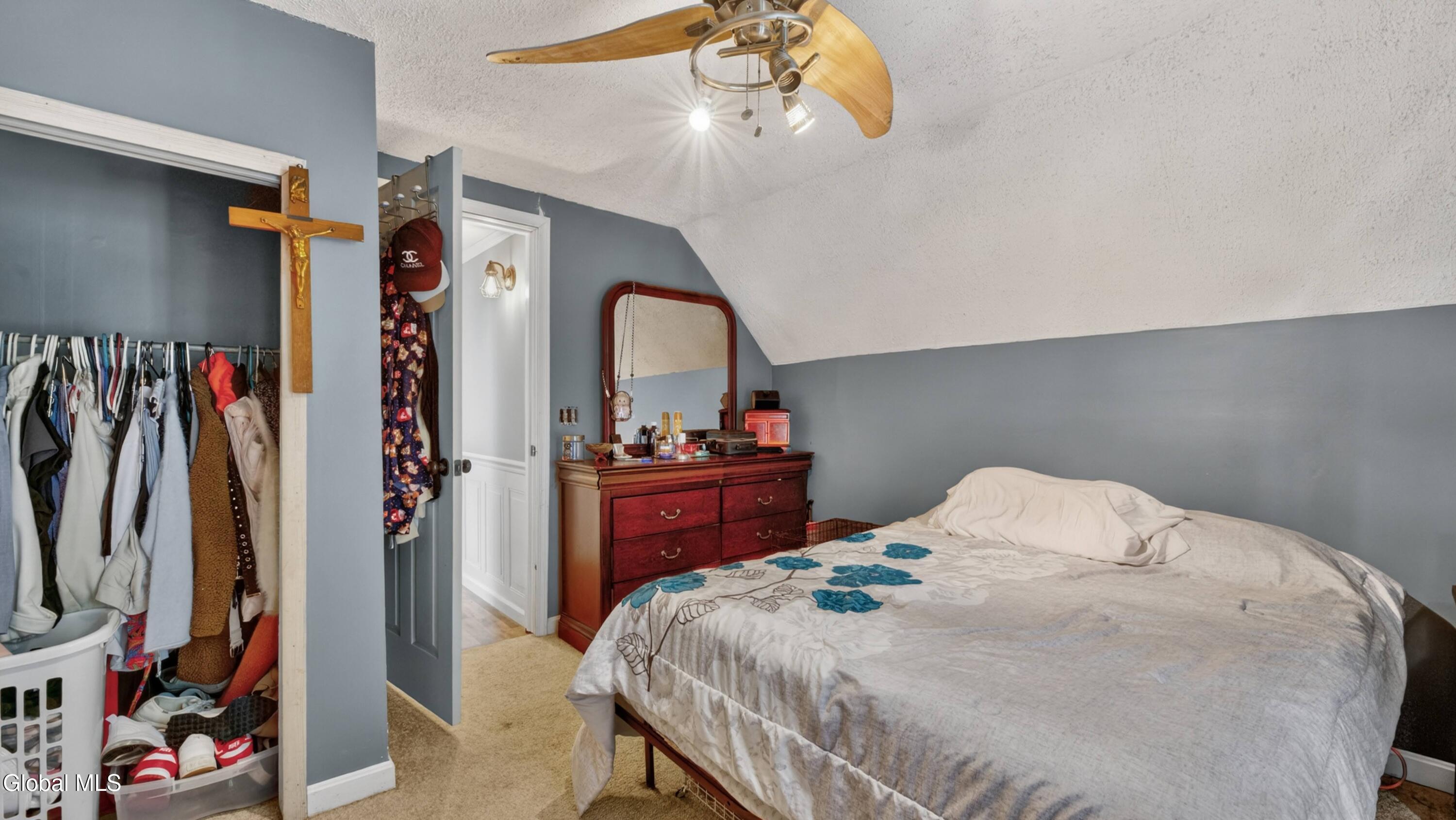 33 Clyde Street Gloversville NY 12078