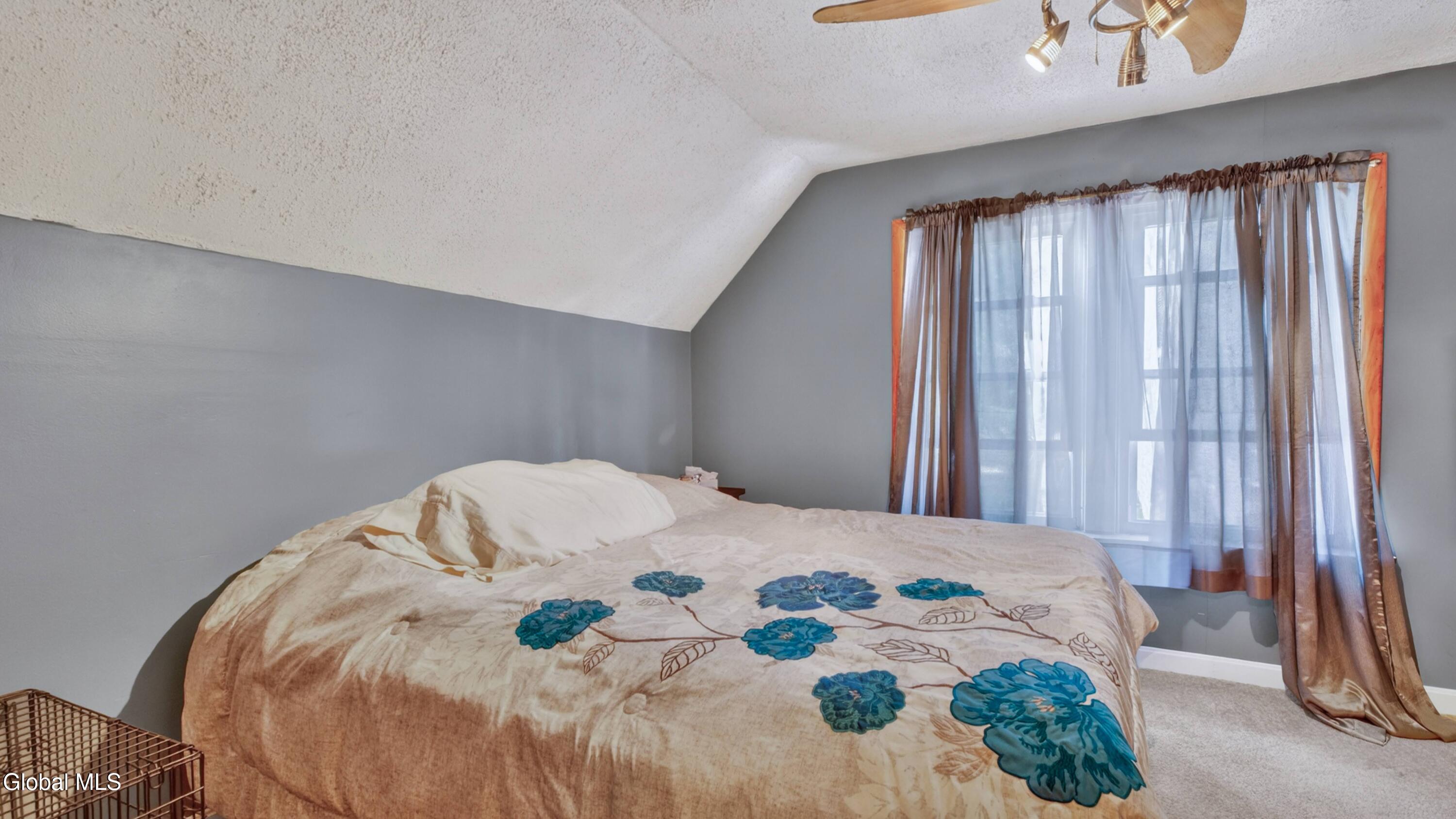 33 Clyde Street Gloversville NY 12078