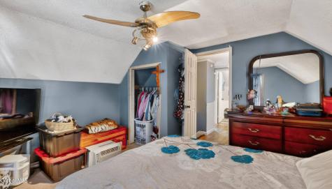 33 Clyde Street Gloversville NY 12078
