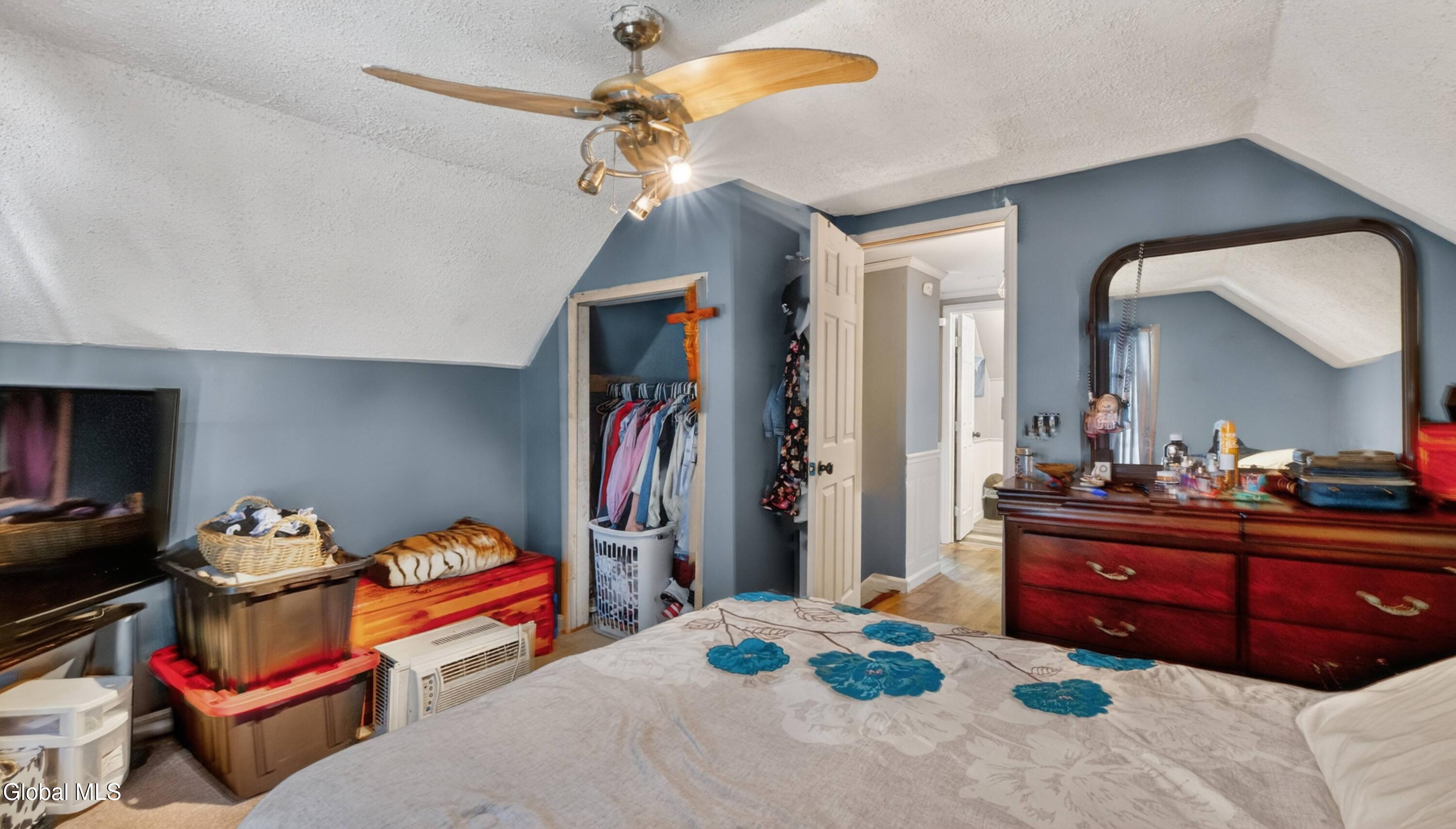 33 Clyde Street Gloversville NY 12078