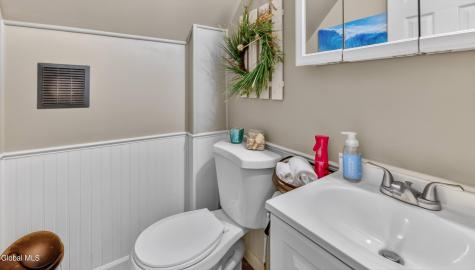 33 Clyde Street Gloversville NY 12078
