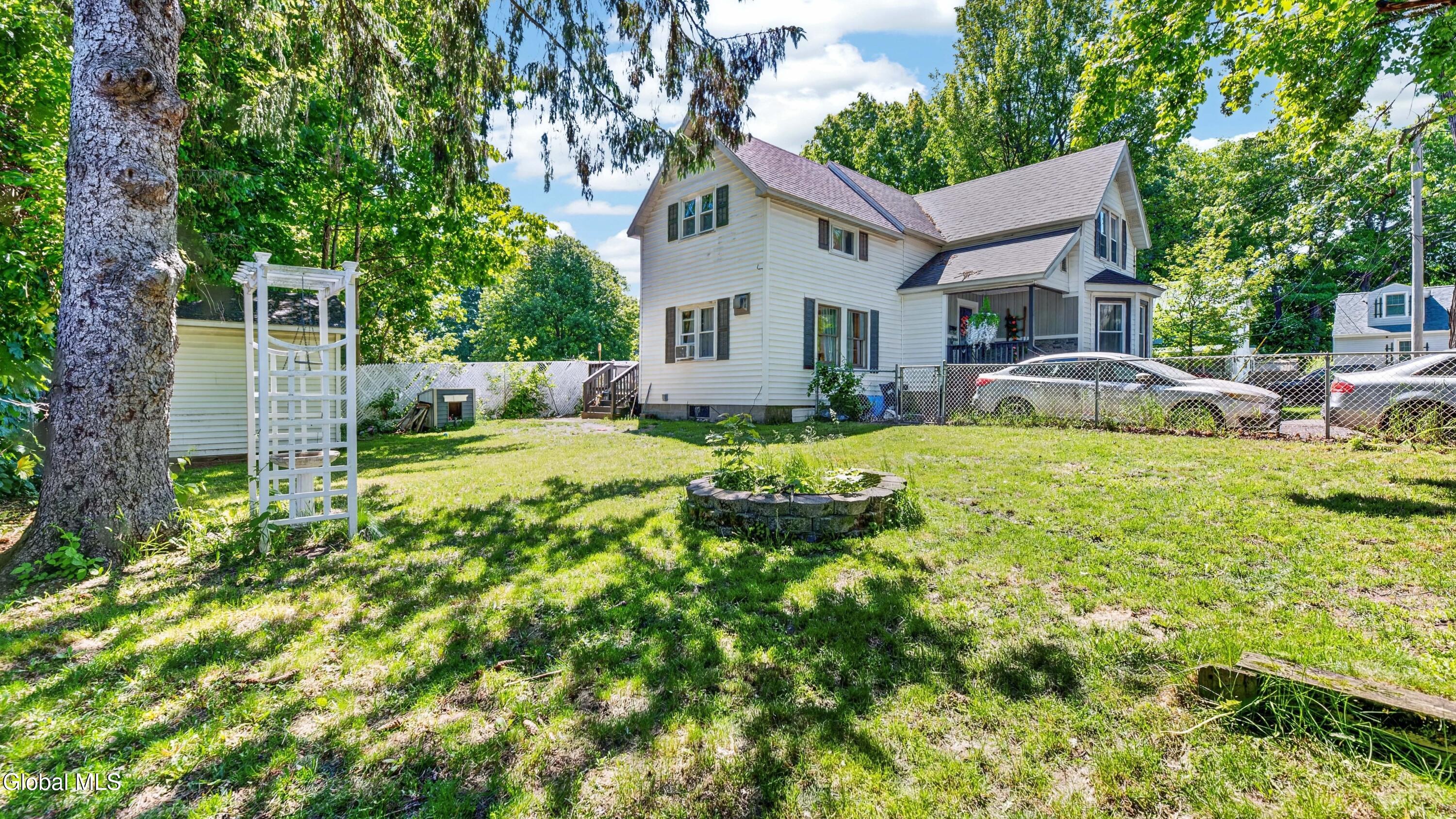 33 Clyde Street Gloversville NY 12078