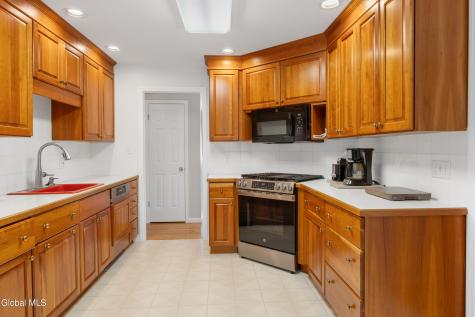 2410 Parkville Place Niskayuna NY 12309