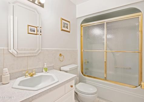 2410 Parkville Place Niskayuna NY 12309