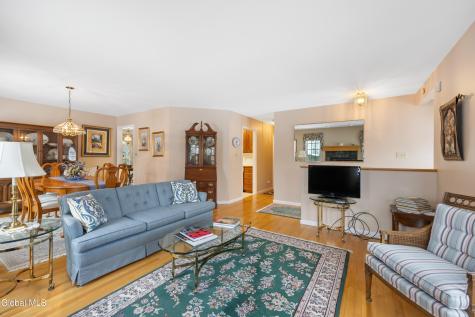 2410 Parkville Place Niskayuna NY 12309