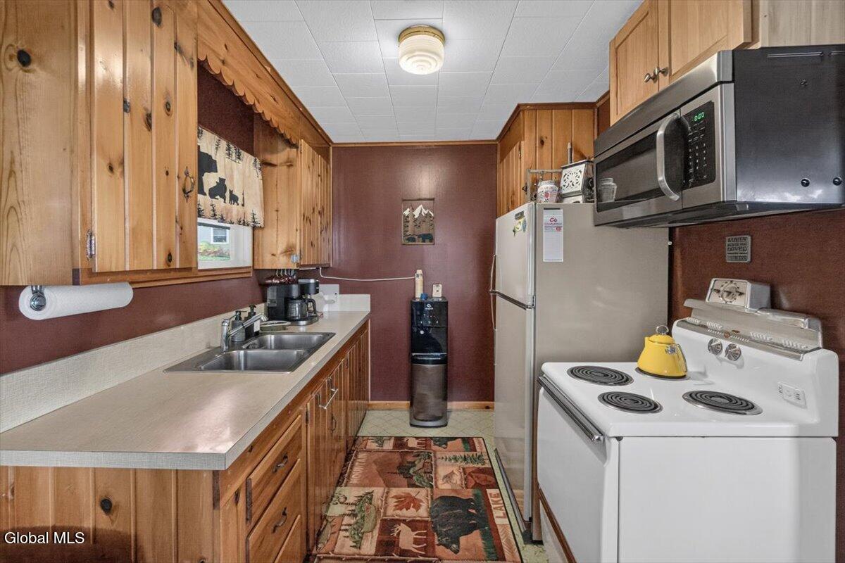 680 S Shore Road Edinburg NY 12134