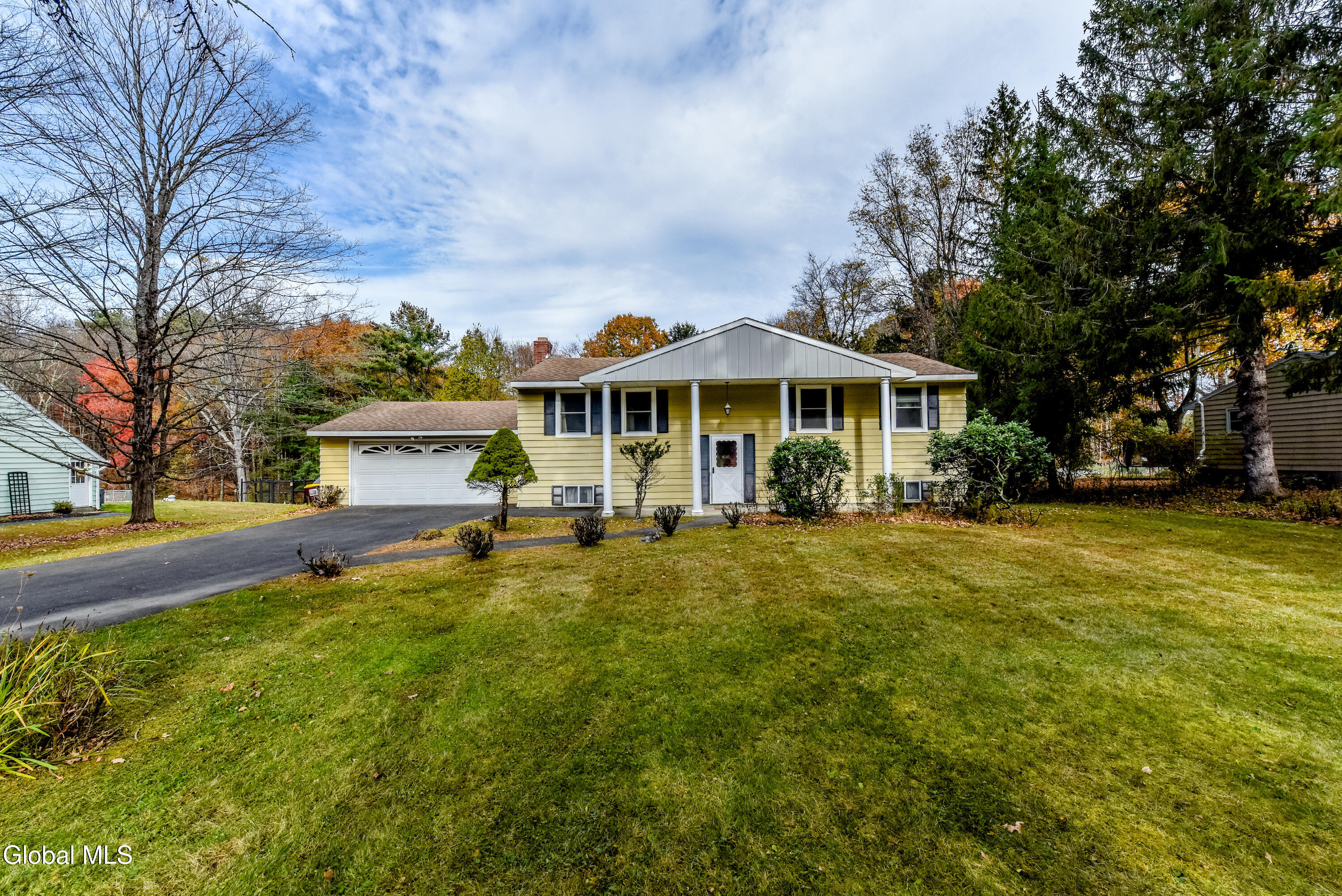 16 Delma Lane Averill Park NY 12018