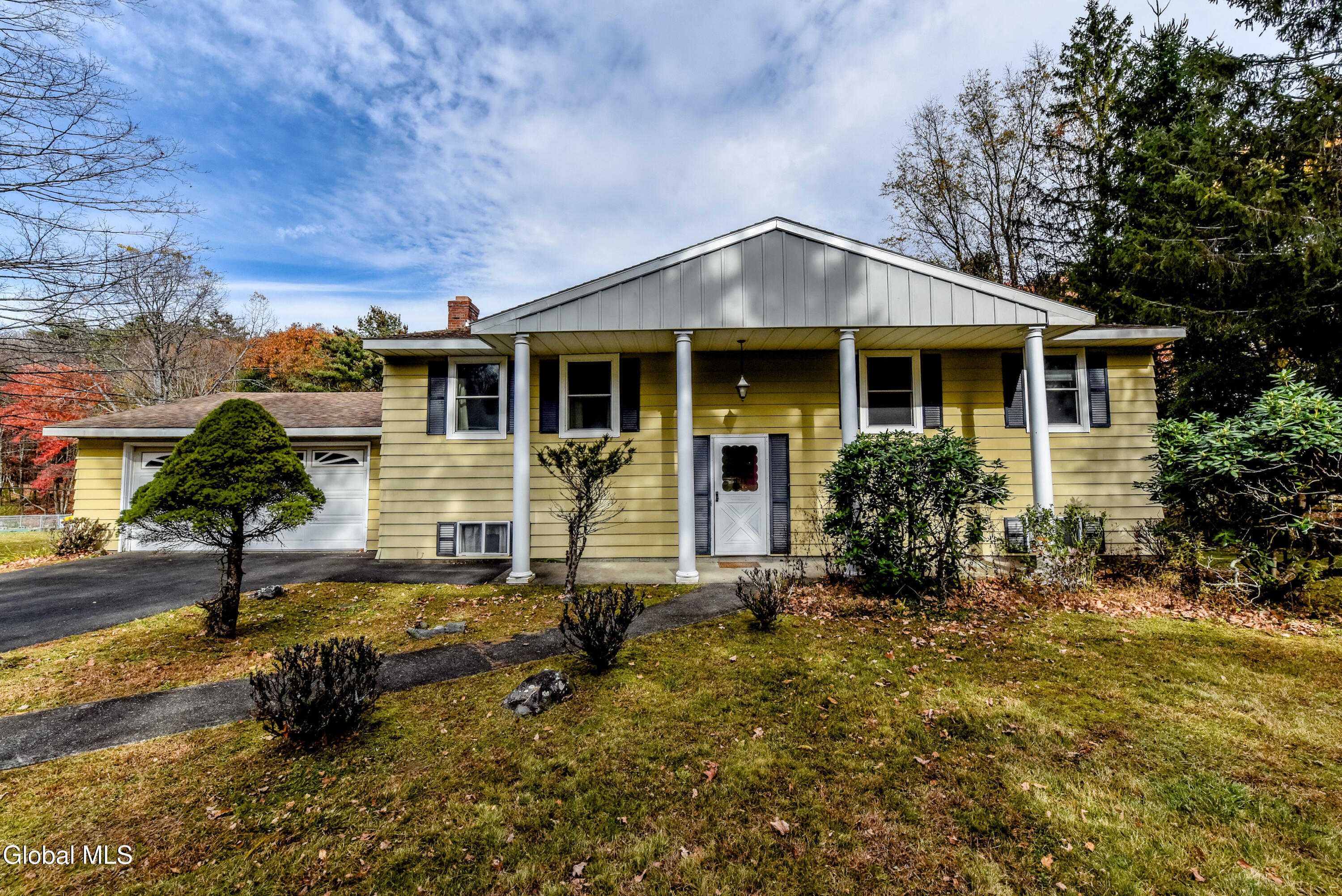16 Delma Lane Averill Park NY 12018