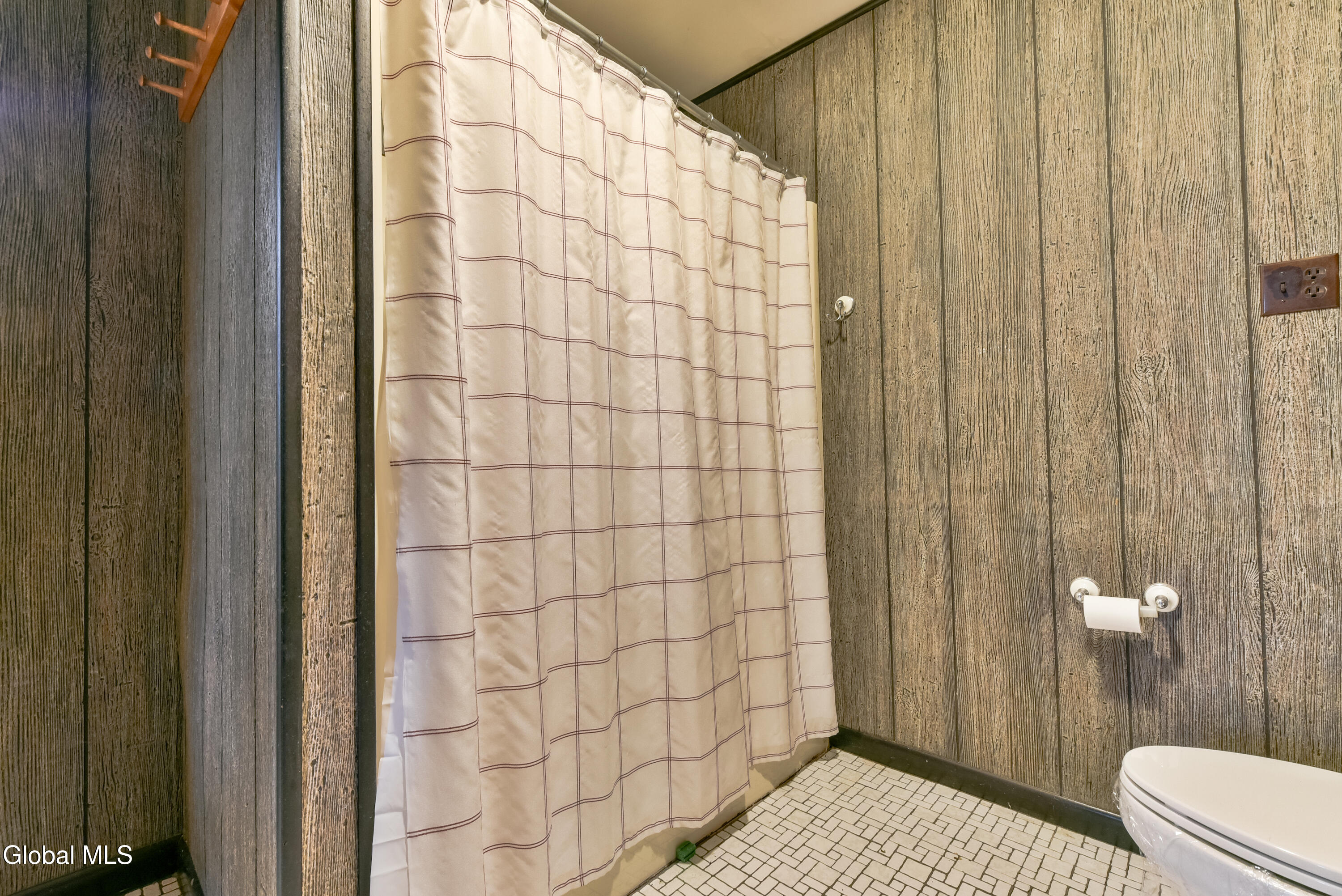 16 Delma Lane Averill Park NY 12018