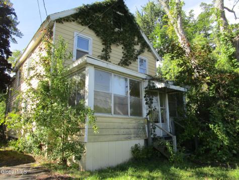 322 Vliet Boulevard Cohoes NY 12047