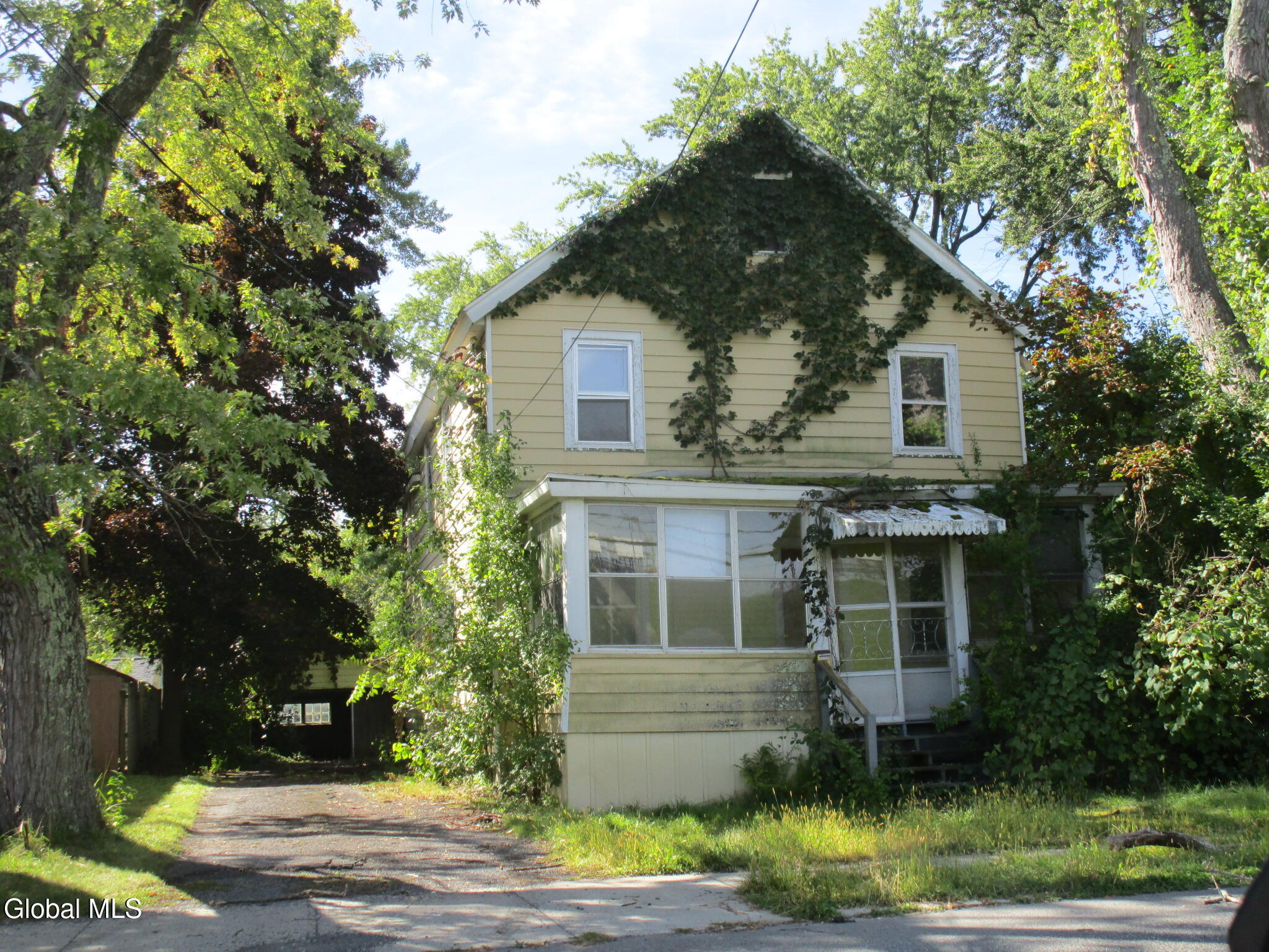 322 Vliet Boulevard Cohoes NY 12047