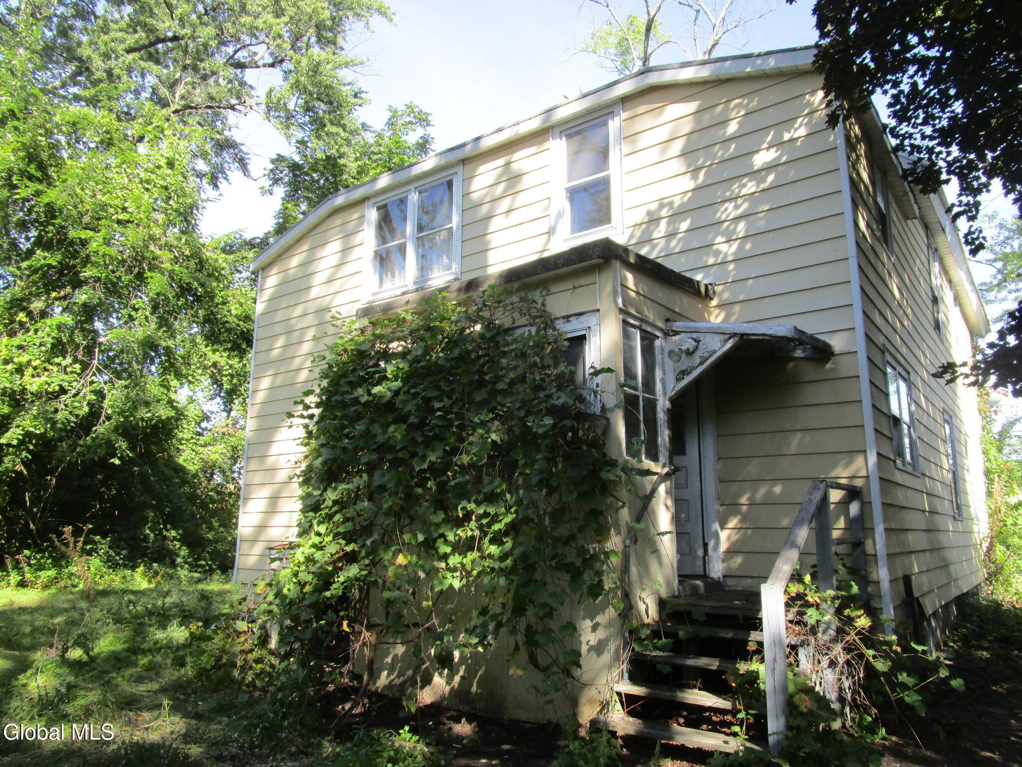 322 Vliet Boulevard Cohoes NY 12047