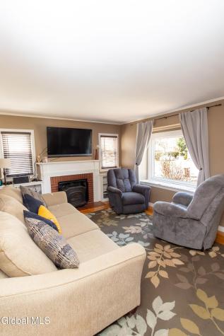 19 Willow Lane Glenville NY 12302