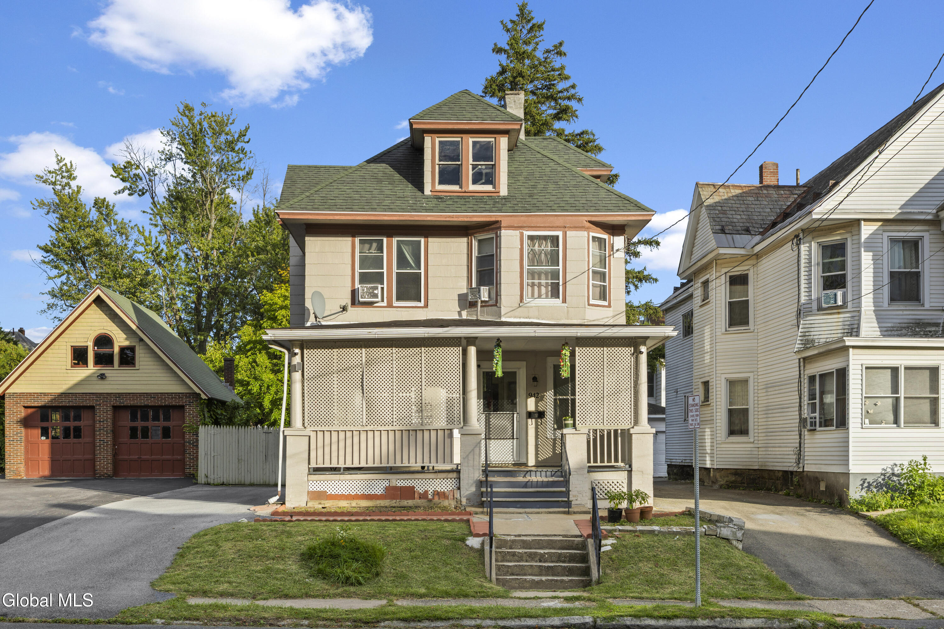 942 Central Parkway Schenectady NY 12309