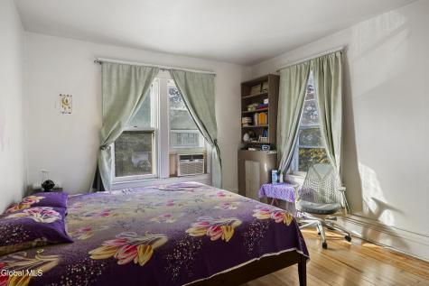 942 Central Parkway Schenectady NY 12309