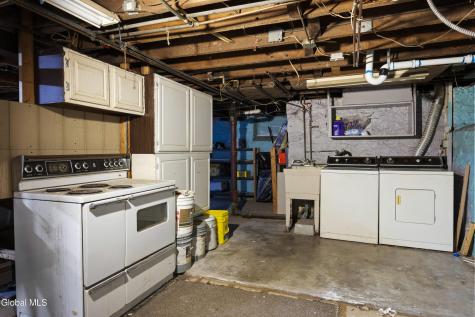942 Central Parkway Schenectady NY 12309