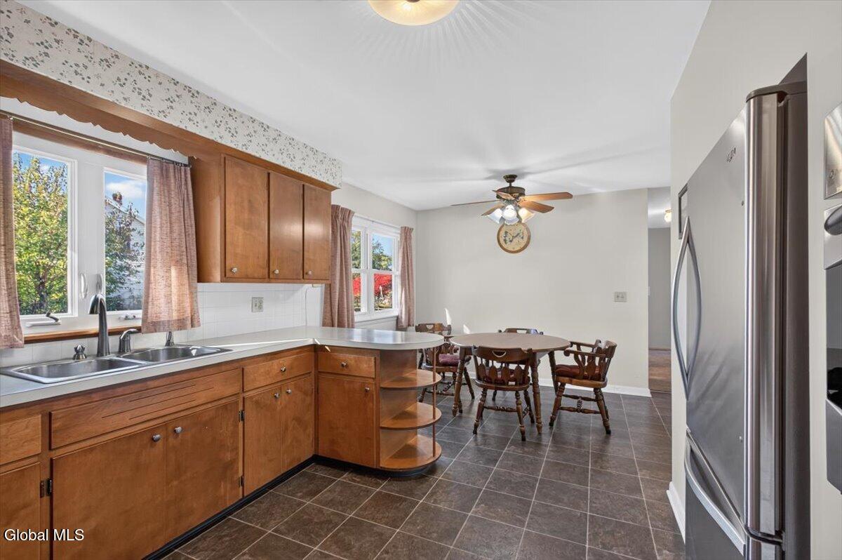 215 Van Buren Avenue Schenectady NY 12304