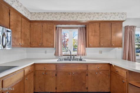 215 Van Buren Avenue Schenectady NY 12304