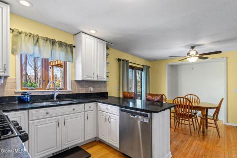 61 Jefferson Road Glenmont NY 12077