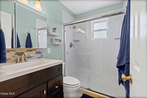 61 Jefferson Road Glenmont NY 12077
