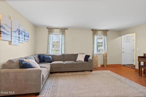 61 Jefferson Road Glenmont NY 12077