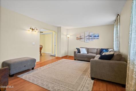 61 Jefferson Road Glenmont NY 12077