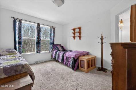 1019 Gideon Trace Schenectady NY 12302