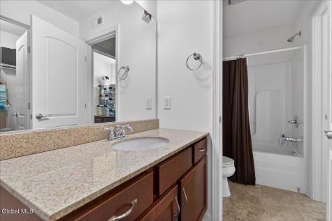 1019 Gideon Trace Schenectady NY 12302