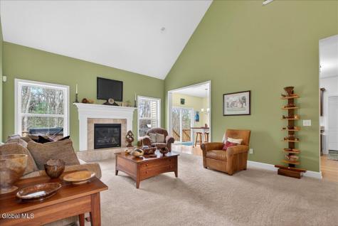 1019 Gideon Trace Schenectady NY 12302
