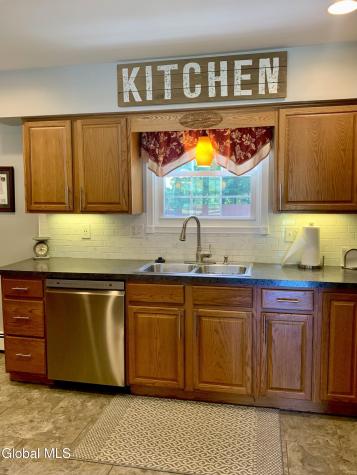 15 Algonquin Drive Queensbury NY 12804