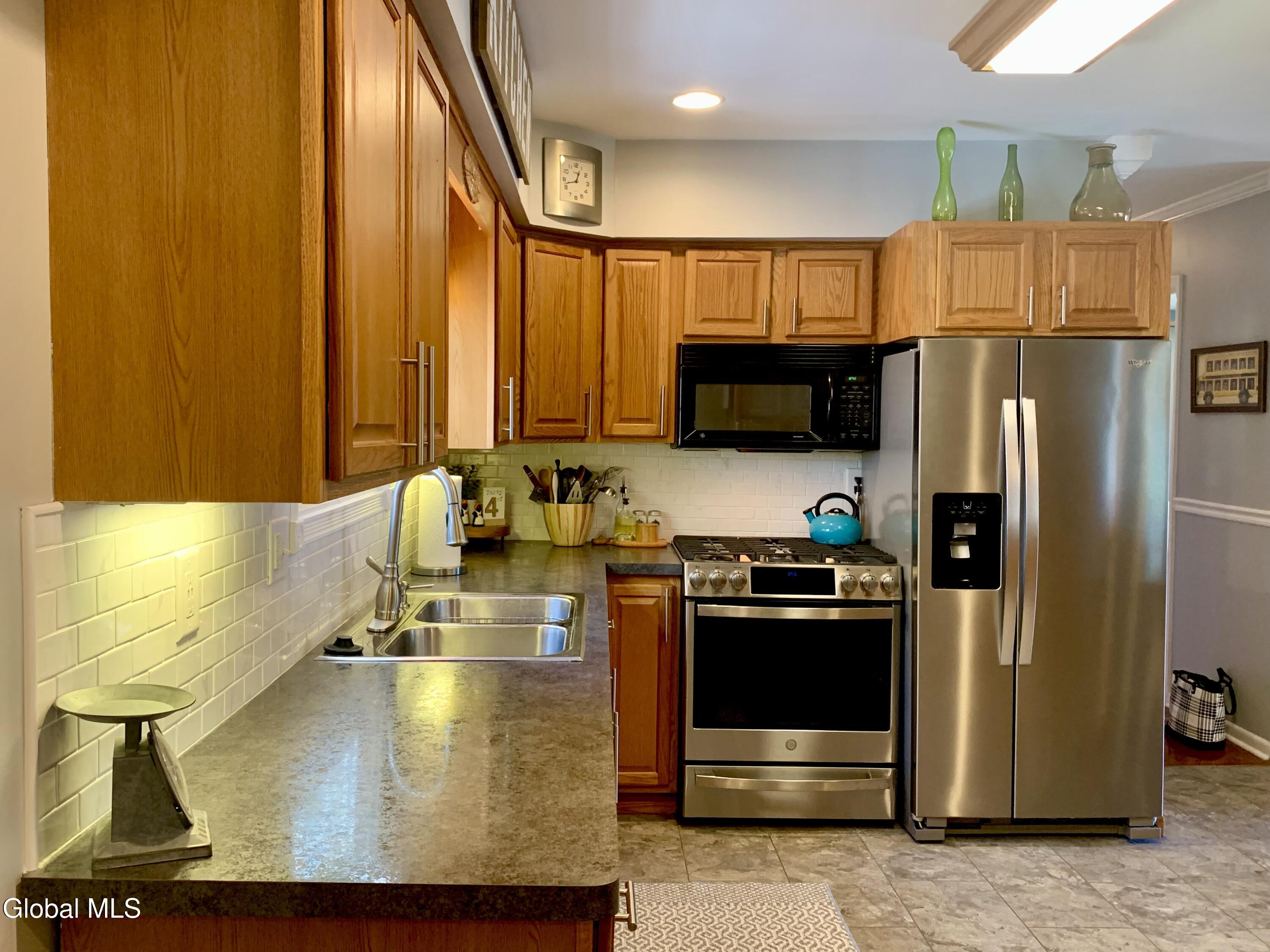 15 Algonquin Drive Queensbury NY 12804