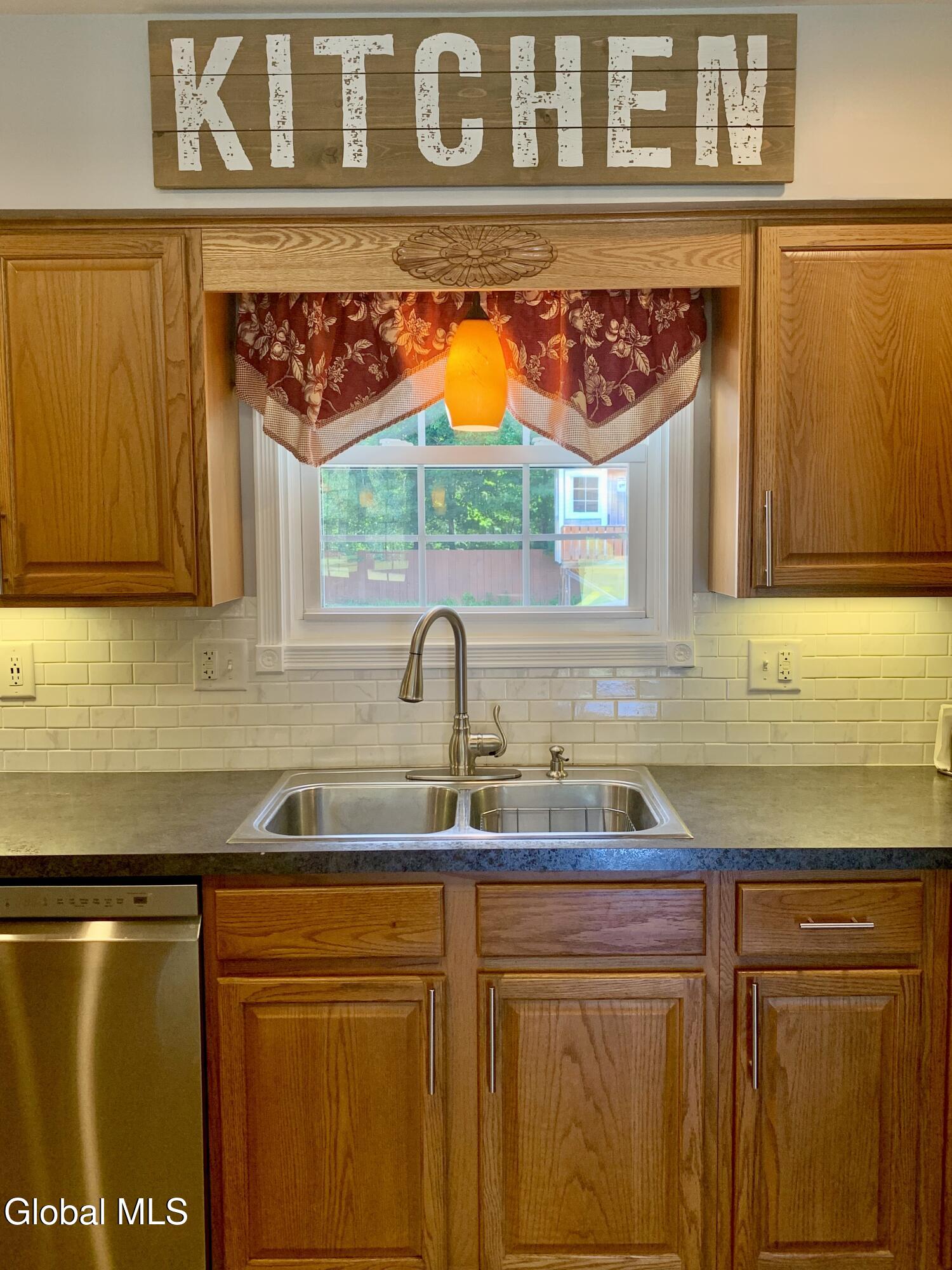 15 Algonquin Drive Queensbury NY 12804